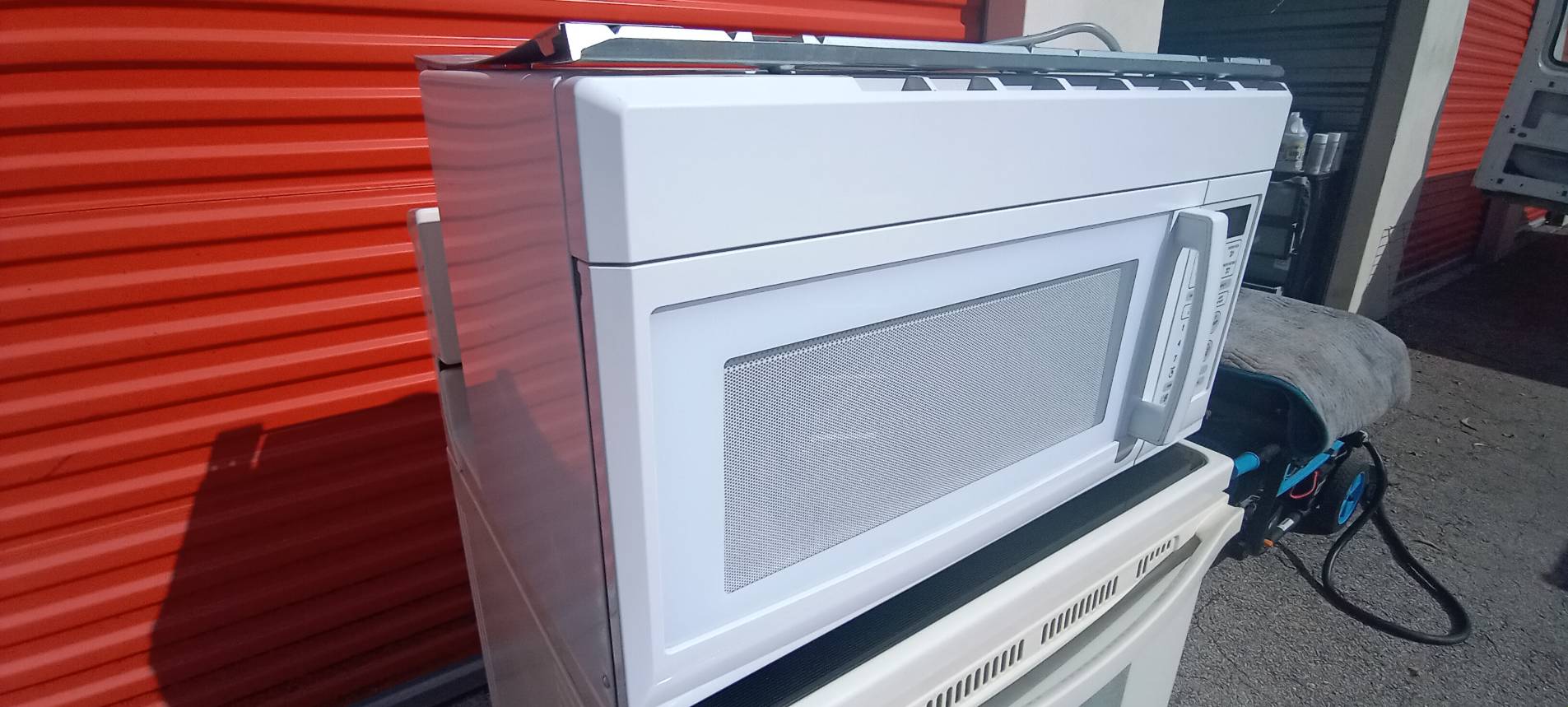 Whirlpool Over-the-Range Microwave Whirlpool Over-the-Range Microwave